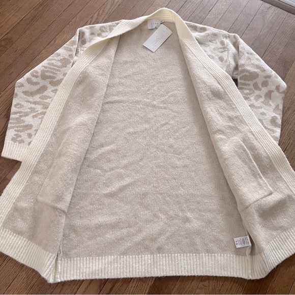 Lush Cream/Tan Soft Leopard Print Open Front Long Sweater Size Small - Picture 4 of 5